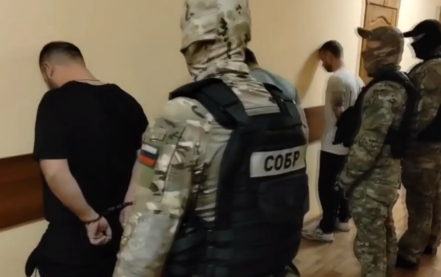 В Красноярском крае ФСБ задержала группу наркоторговцев с 2 кг гашиша