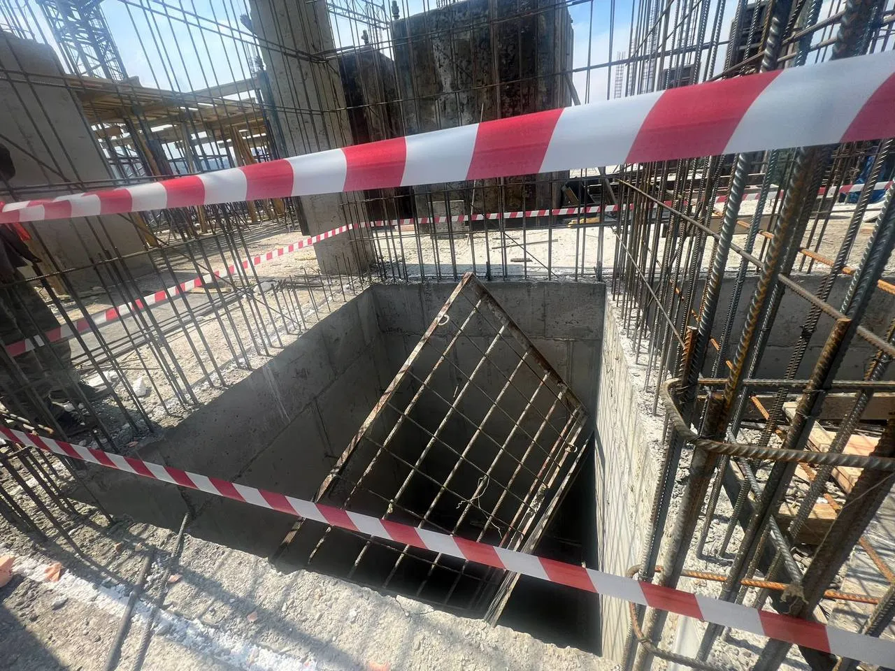Пострадавший рабочий на стройке поликлиники в Пашенном остается в больнице