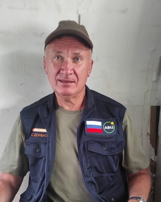 Врач из Красноярска Сергей Скрипкин спас военного на борту самолета