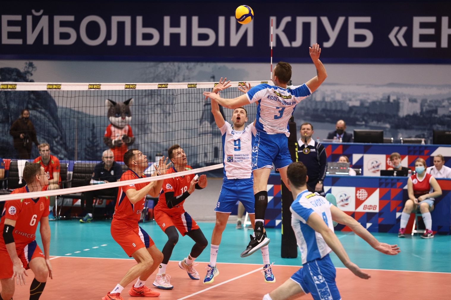 Волейбольный «Енисей» проиграл сосновоборцам из Ленинградской области