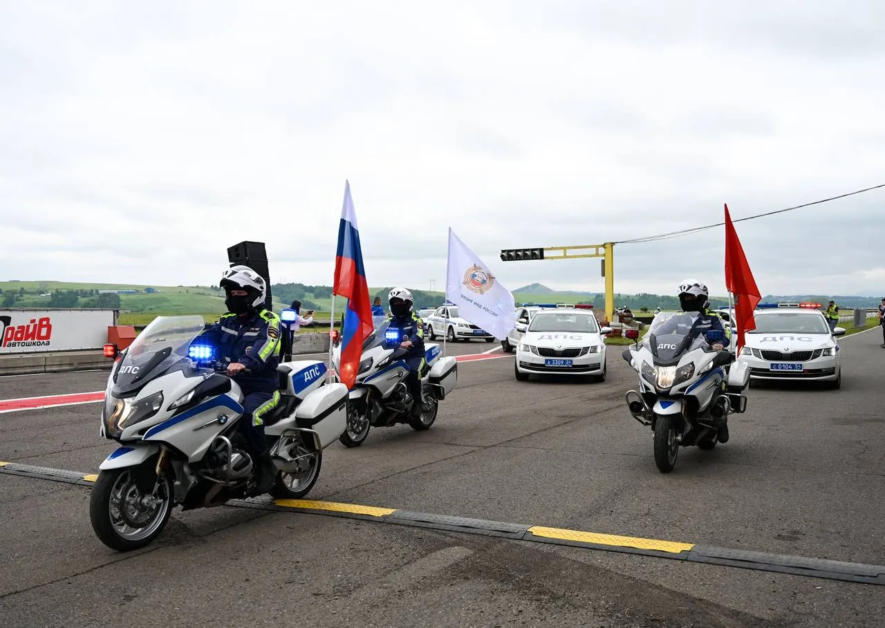 Первенство по кольцевым автогонкам.
ГУ МВД России по Красноярскому краю