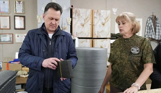 Глава Красноярска посетил экоцентр и волонтерский штаб на Матросова