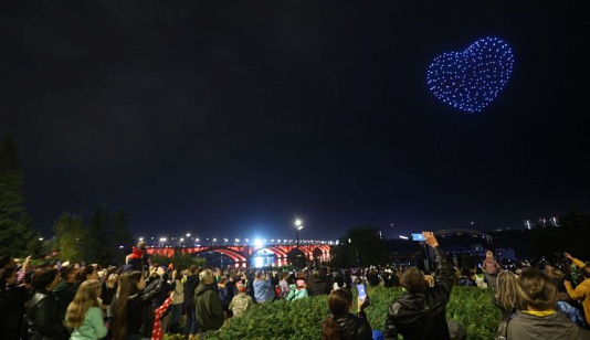 В Красноярске в День космонавтики покажут световое шоу дронов (видео)