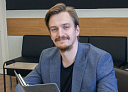 От формул к фолловерам: как красноярский учитель объясняет физику в мемах