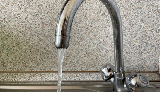 В Красноярском крае из-за паводков усилили контроль за качеством питьевой воды 