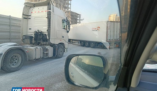 В Красноярске после ДТП на Авиаторов открыли одну полосу движения