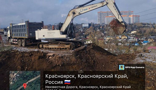 В Красноярске на улице Даурской начали укреплять обрушившийся склон