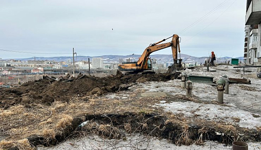 В переулке Боготольском в Красноярске начали готовить площадку под новую дорогу