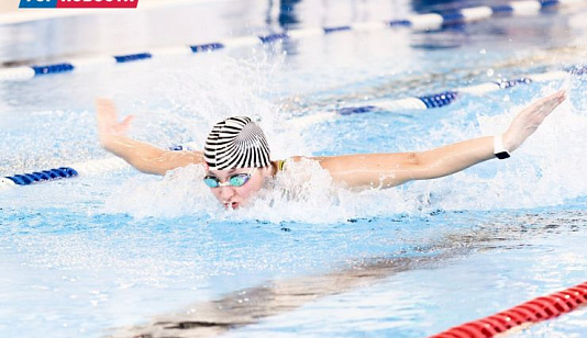 Красноярцам рассказали, как записаться на бесплатные занятия в бассейн «Айсберг»