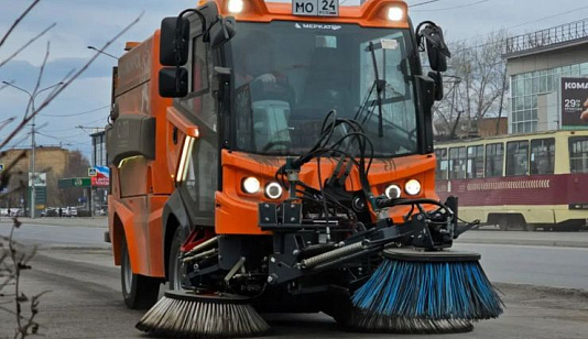 Шесть новых пылесосов для уборки улиц приступили к работе в Красноярске
