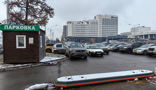 В Красноярске 27 ноября откроется новая платная парковка на Коммунальном мосту