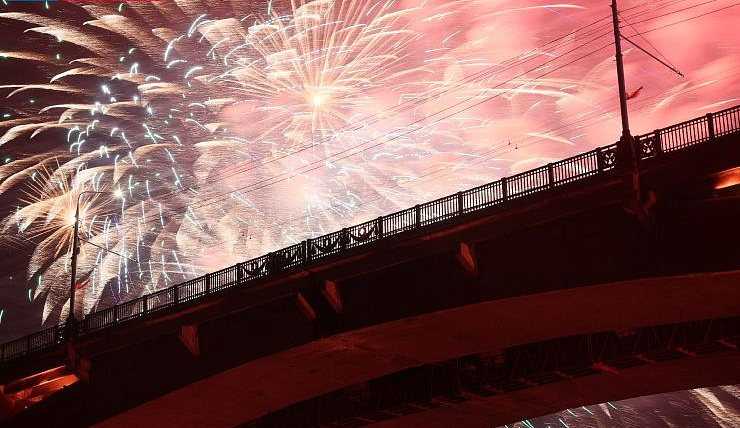 В Красноярском крае ограничили запуск салютов на новогодние и майские праздники